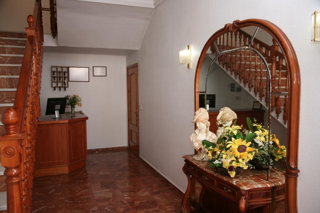 Hostal Santa Barbara Socuellamos ภายนอก รูปภาพ