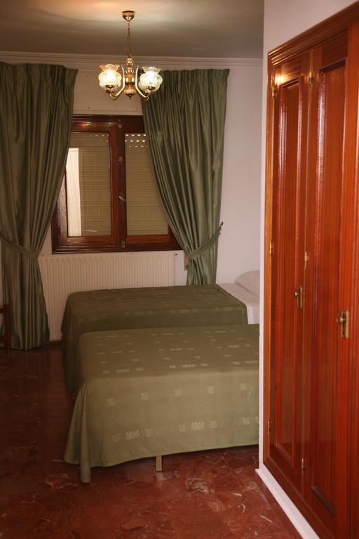 Hostal Santa Barbara Socuellamos ภายนอก รูปภาพ