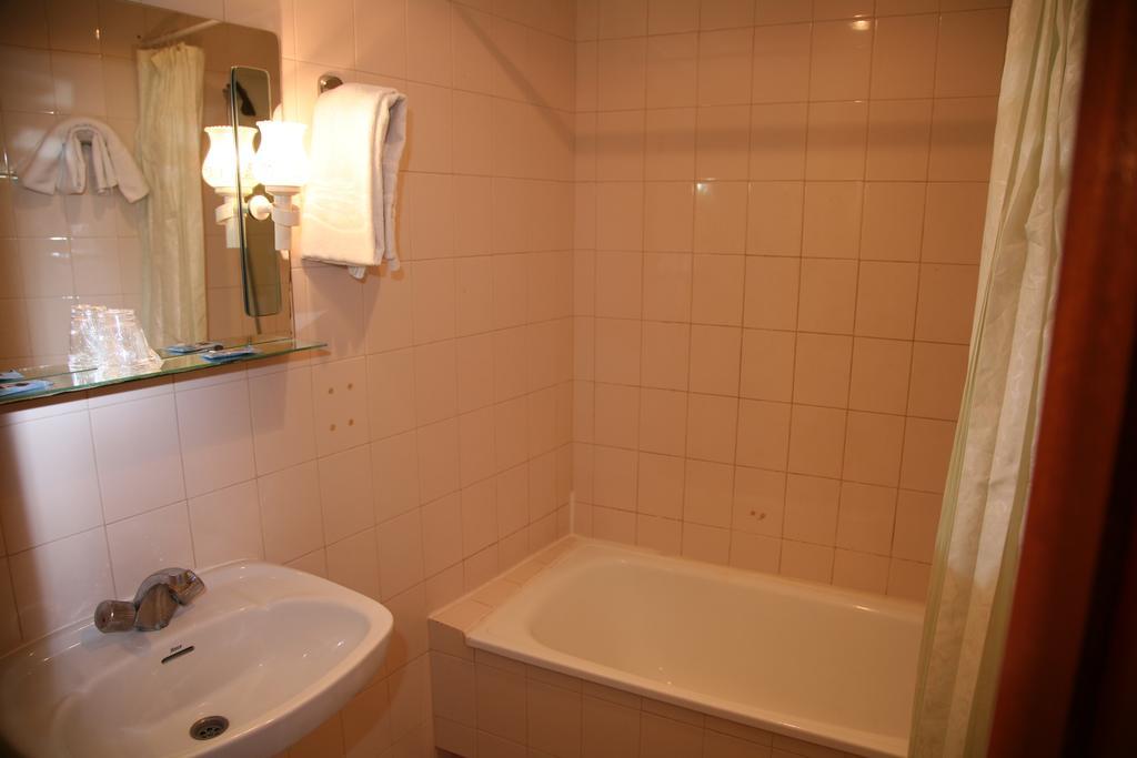 Hostal Santa Barbara Socuellamos ภายนอก รูปภาพ